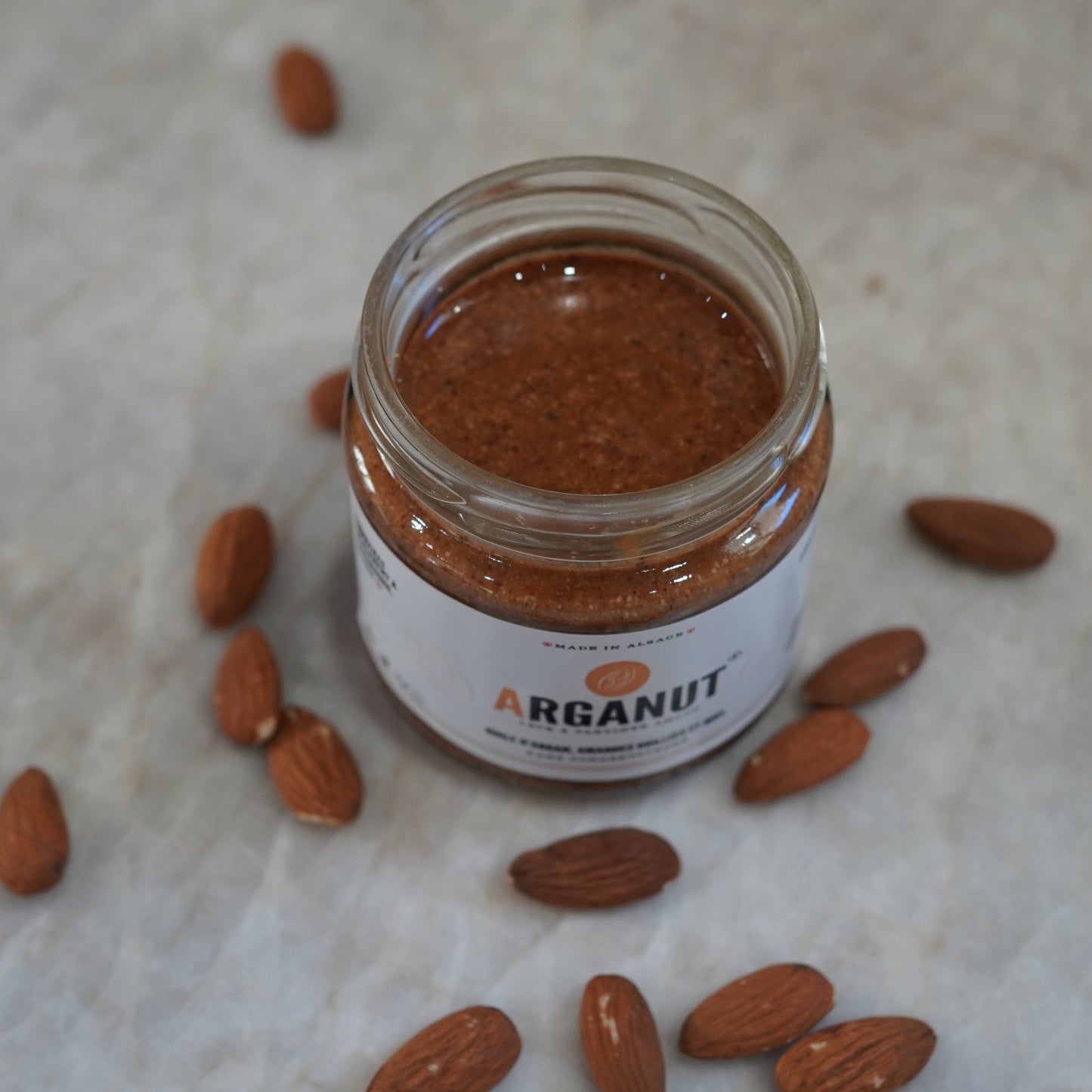 Amlou : 1 pot d'Amlou (pâte à tartiner) aux amandes grillées, miel naturel et huile d'argan (200g)